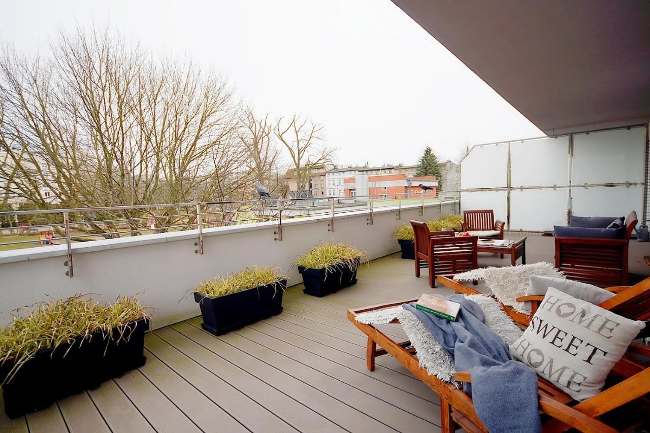 Miodowy Dom Exspanse Apartament 2 Lub 3 Pokoje Z Tarasem I Parkingiem Kolobrzeg Exterior photo