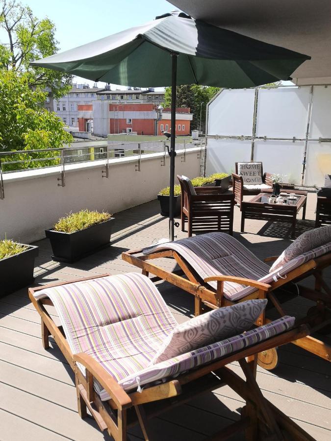 Miodowy Dom Exspanse Apartament 2 Lub 3 Pokoje Z Tarasem I Parkingiem Kolobrzeg Exterior photo